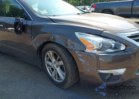 2015 Nissan Altima 2.5 Sv z USA, uszkodzony, nr VIN 1N4AL3AP0FC184507